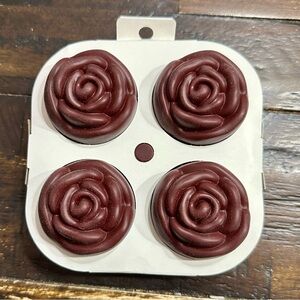 Threshold Rose-Shaped Silicone Mold - Dark Red (T4018)